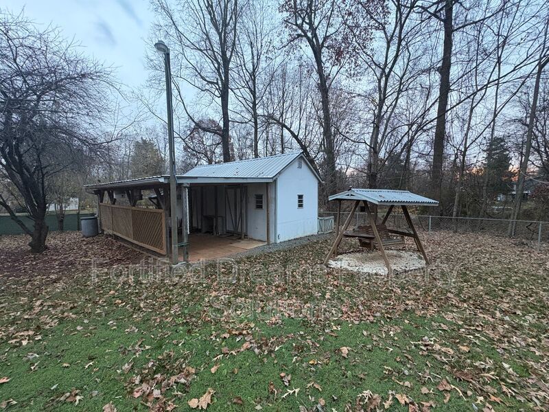 Spacious Rural Hall Residence - 3 Bed | 2 Bath - Newly Updated! property image