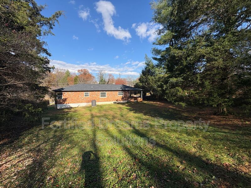 Winston Salem - Solid 3 bedroom & 2 Baths - Newly Updated! property image