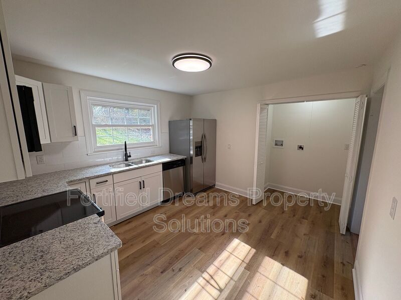 Winston Salem - Solid 3 bedroom & 2 Baths - Newly Updated! property image