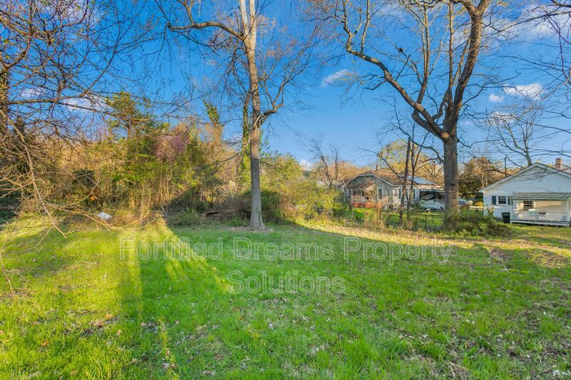 Charming 2-Bedroom Gem in Graham – Cozy 704 Sq Ft Home at 218 Walker Avenue property image