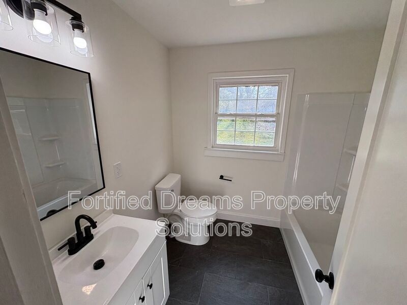 Winston Salem - Solid 3 bedroom & 2 Baths - Newly Updated! property image