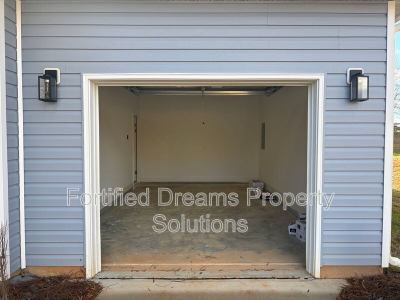 Maison de Chapel - 3 Bed | 2 Bath - Newly Updated! property image