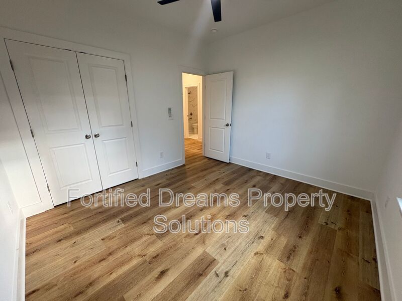 Maison de Chapel - 3 Bed | 2 Bath - Newly Updated! property image