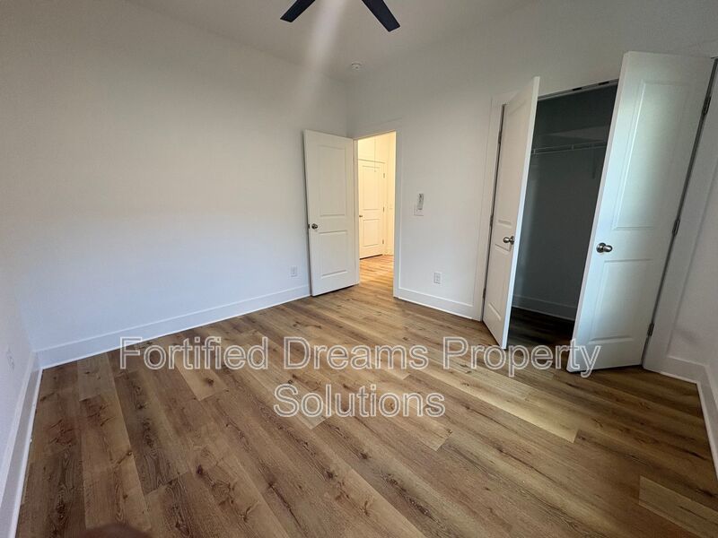 Chapel Street Treasure - 3 Bedrooms & 2 Bathrooms - Newly Updated property image