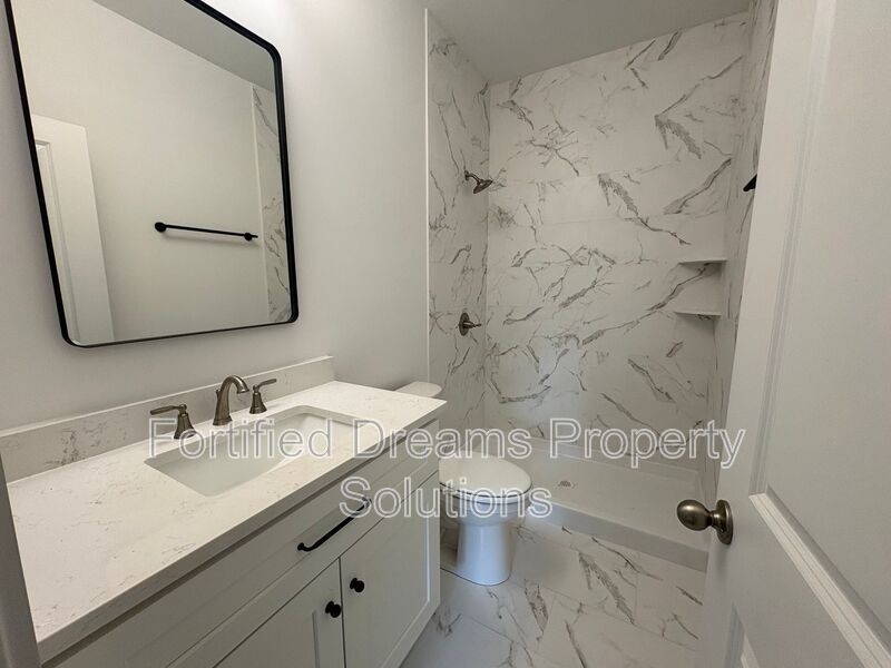 Chapel Street Treasure - 3 Bedrooms & 2 Bathrooms - Newly Updated property image