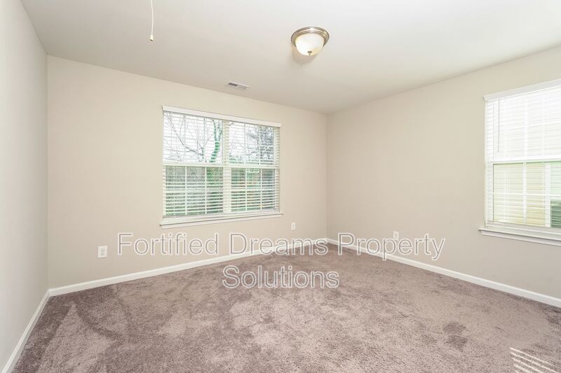 Modern 3-Bedroom Townhome with Open Floor Plan & Loft located in Jamestown, NC property image