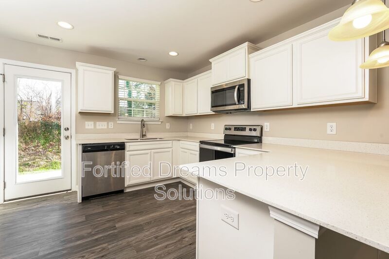 Modern 3-Bedroom Townhome with Open Floor Plan & Loft located in Jamestown, NC property image