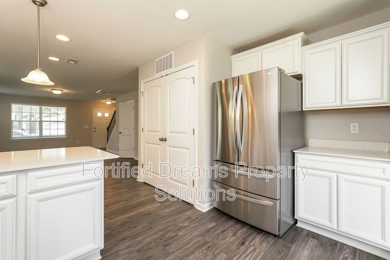 Modern 3-Bedroom Townhome with Open Floor Plan & Loft located in Jamestown, NC property image