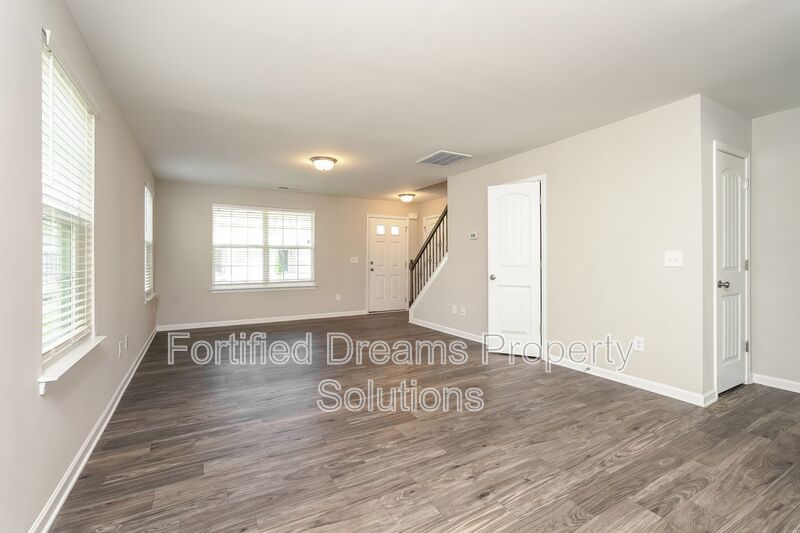 Modern 3-Bedroom Townhome with Open Floor Plan & Loft located in Jamestown, NC property image