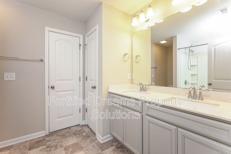 Modern 3-Bedroom Townhome with Open Floor Plan & Loft located in Jamestown, NC property image