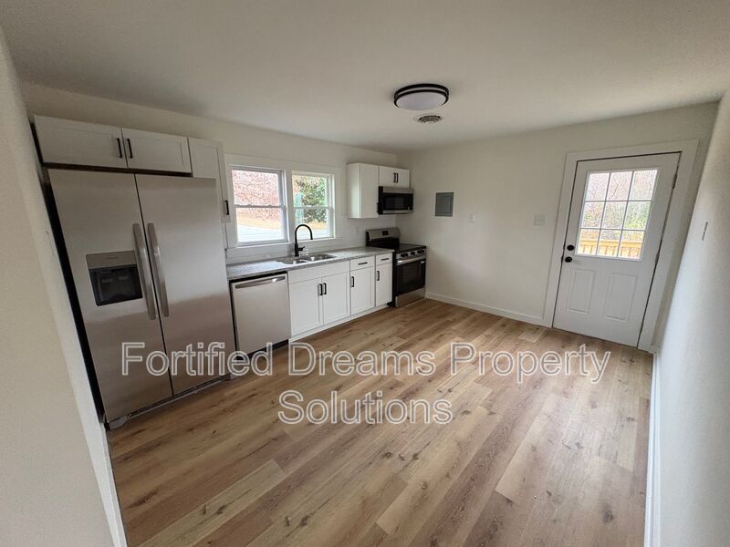 429 Peeden Dr | 3bed 2bath - Newly Updated! property image