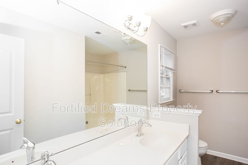 Charlotte -  3 bedroom 2.5 bath Townhome - Davis Lake Community property image