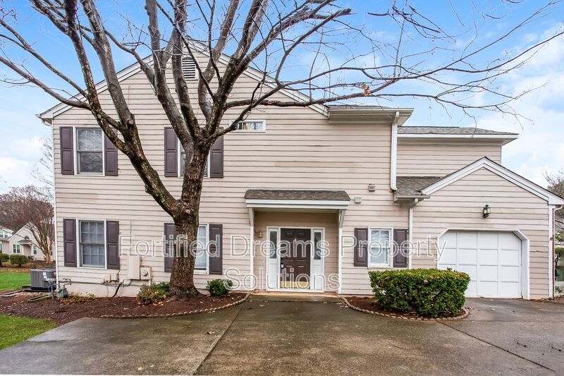 Charlotte -  3 bedroom 2.5 bath Townhome - Davis Lake Community property image