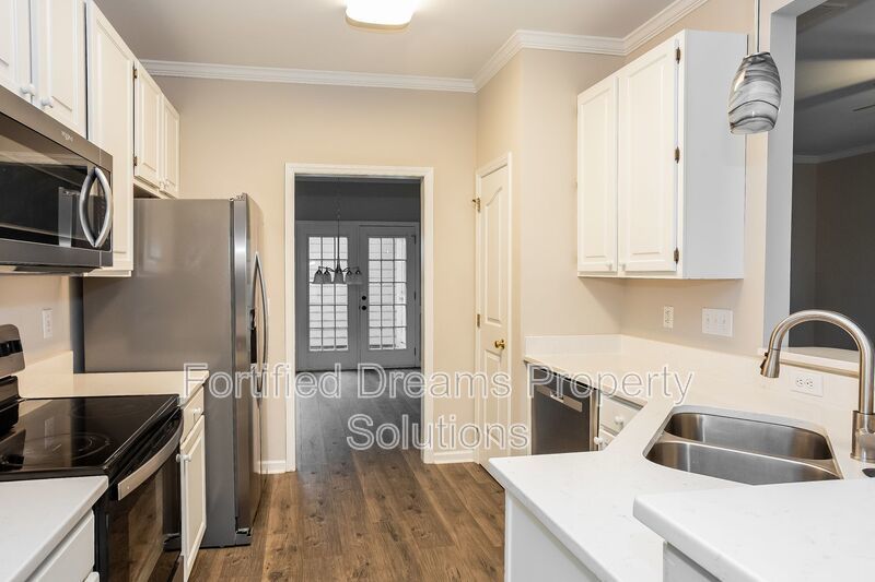 Charlotte -  3 bedroom 2.5 bath Townhome - Davis Lake Community property image