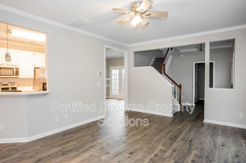 Charlotte -  3 bedroom 2.5 bath Townhome - Davis Lake Community property image