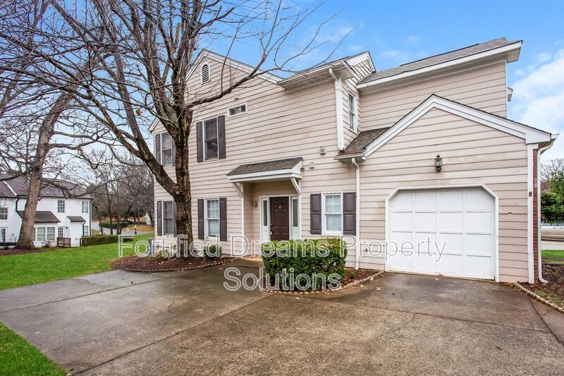 Charlotte -  3 bedroom 2.5 bath Townhome - Davis Lake Community property image