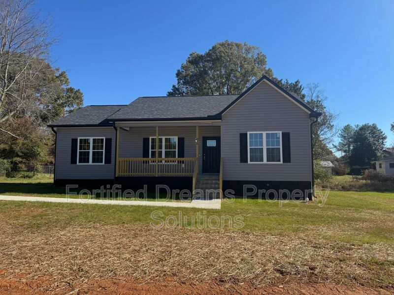 NEW CONSTRUCTION in Downtown Liberty! property image
