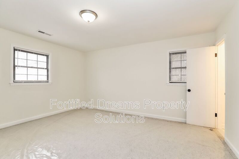 3 bed, 2 bath newly remodeled home with large basement, two car garage in Clemmons property image