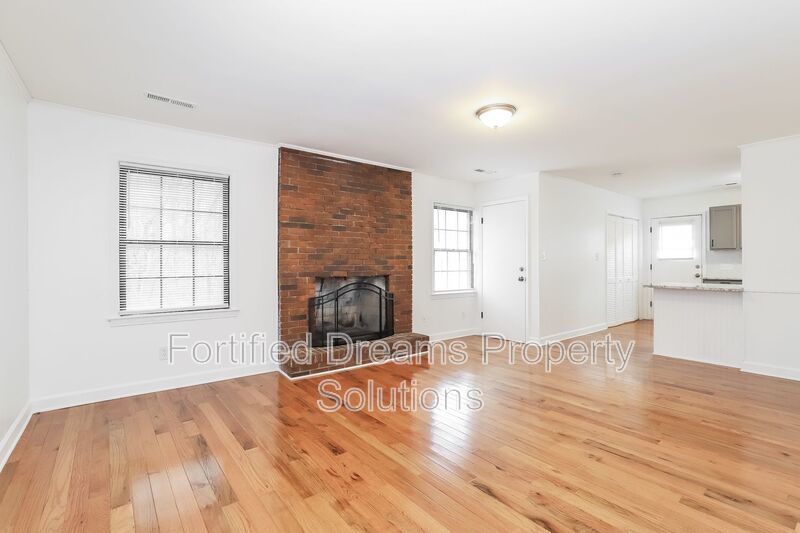 3 bed, 2 bath newly remodeled home with large basement, two car garage in Clemmons property image