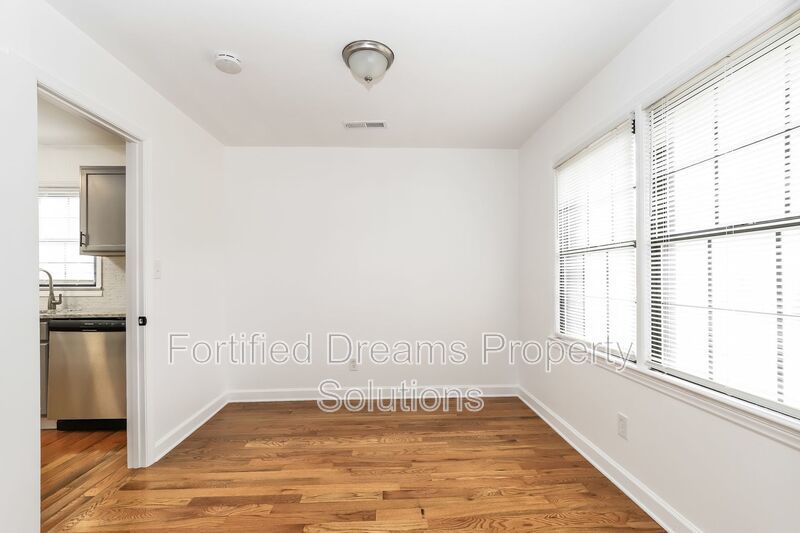 3 bed, 2 bath newly remodeled home with large basement, two car garage in Clemmons property image