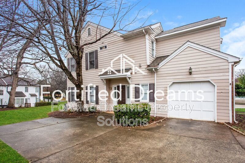 Charlotte -  3 bedroom 2.5 bath Townhome - Davis Lake Community property image