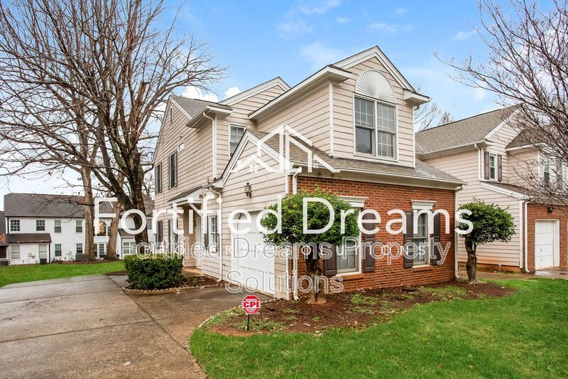 Charlotte -  3 bedroom 2.5 bath Townhome - Davis Lake Community property image