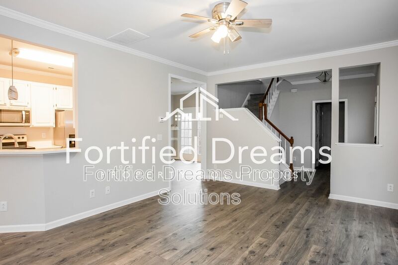 Charlotte -  3 bedroom 2.5 bath Townhome - Davis Lake Community property image