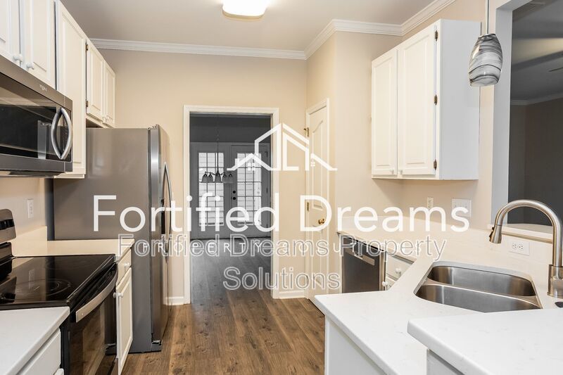 Charlotte -  3 bedroom 2.5 bath Townhome - Davis Lake Community property image