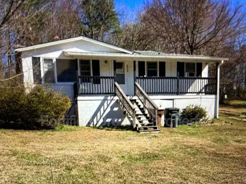 Cute 2 bed 1 bath!! Available NOW!! Accepting Housing Vouchers! property image