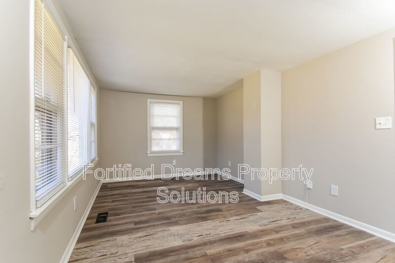 Cute 2 bed 1 bath!! Available NOW!! Accepting Housing Vouchers! property image