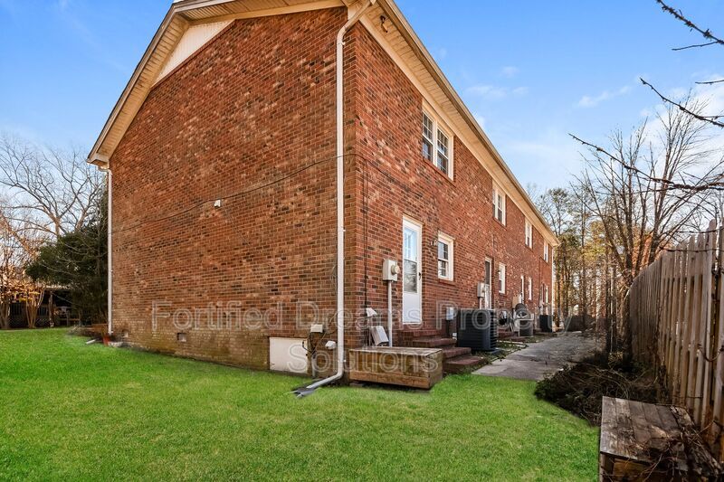 Greensboro | 2 Bedroom Townhome - No Maintenance property image