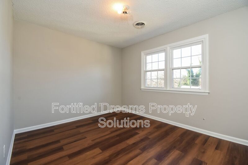 Greensboro | 2 Bedroom Townhome - No Maintenance property image