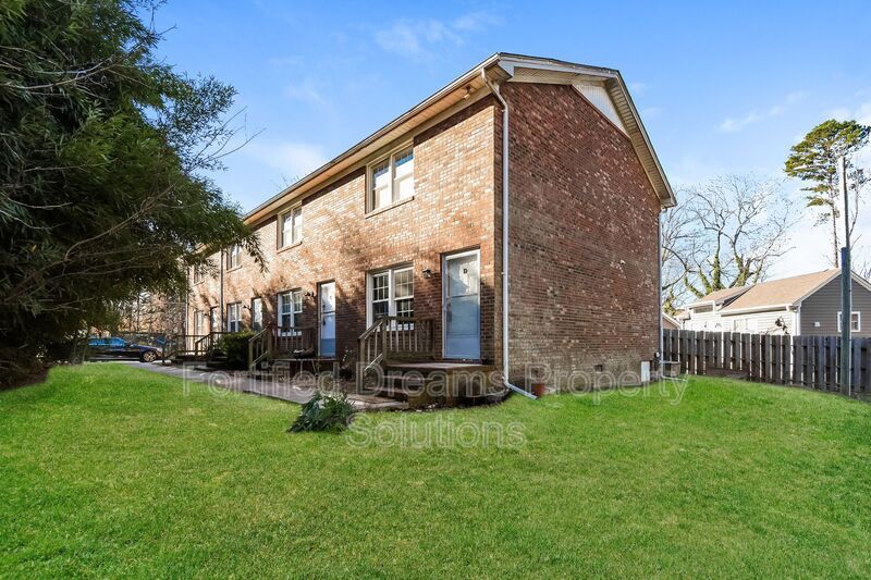 Greensboro | 2 Bedroom Townhome - No Maintenance property image