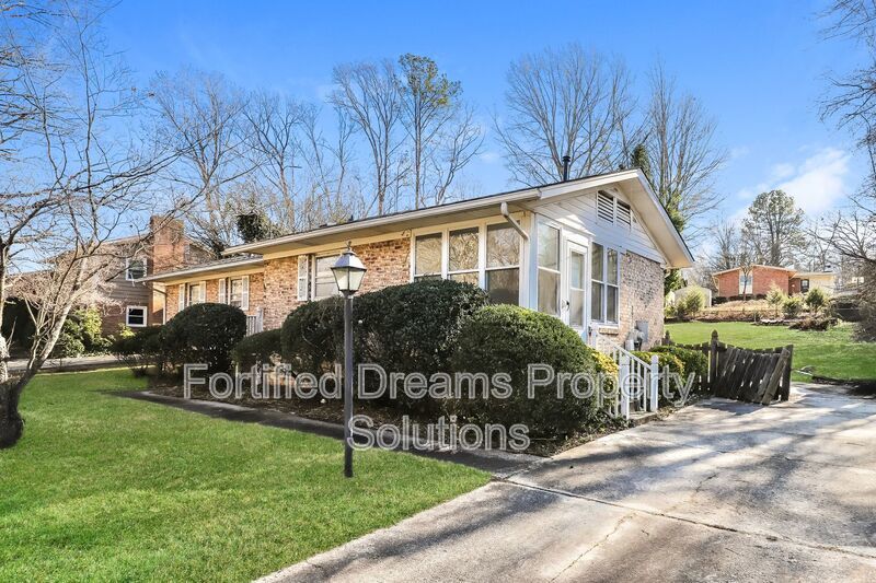 Greensboro | Cozy Cone Blvd | 3 Bed 1.5 Bath property image