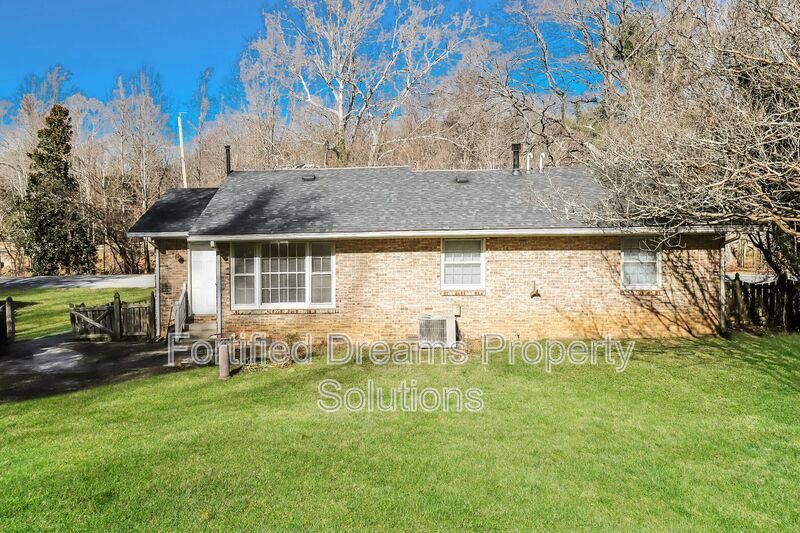 Greensboro | Cozy Cone Blvd | 3 Bed 1.5 Bath property image