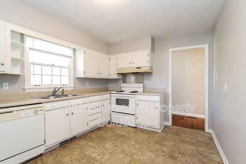 Greensboro | Cozy Cone Blvd | 3 Bed 1.5 Bath property image