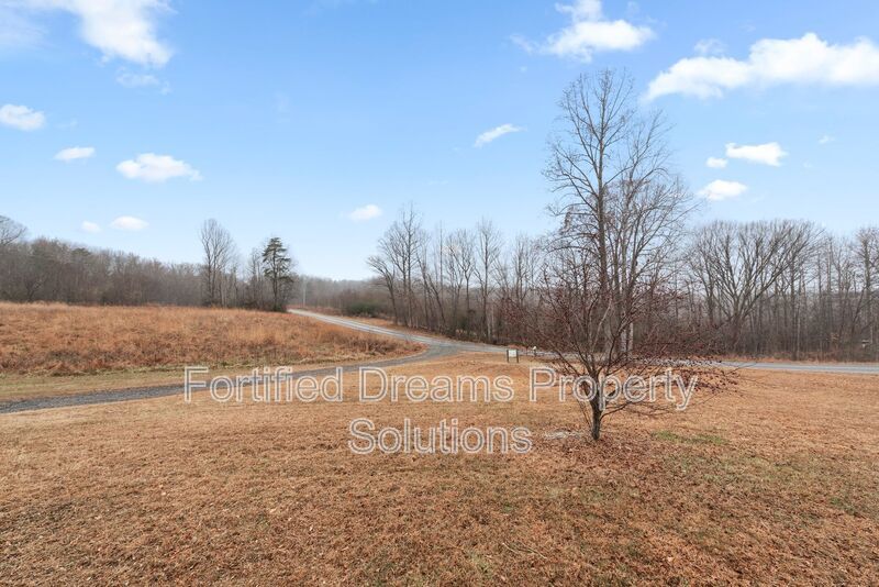 886 Frye Road property image
