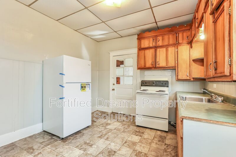 Well-located 3-bedroom, 1-bath single-family home property image