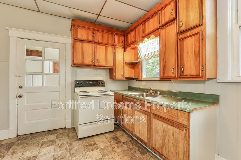 Well-located 3-bedroom, 1-bath single-family home property image