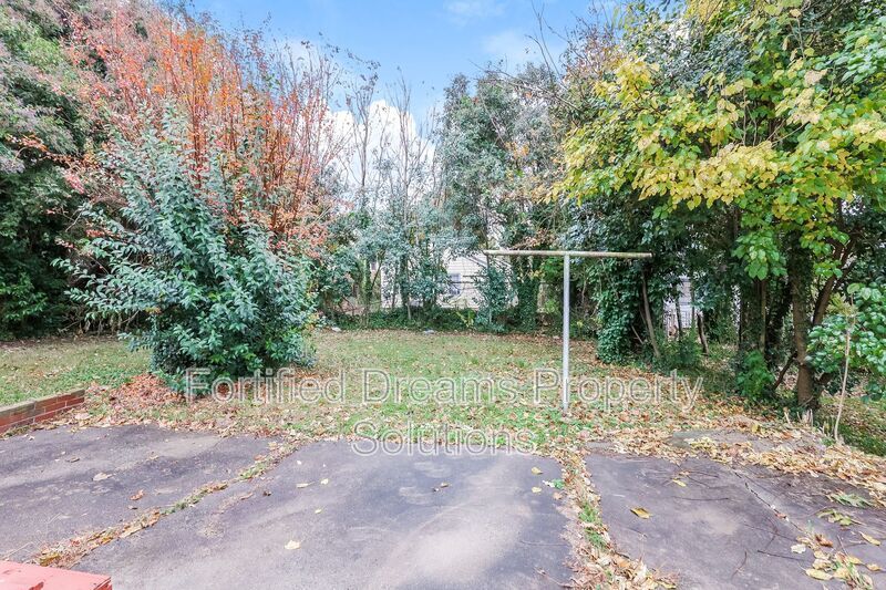 Well-located 3-bedroom, 1-bath single-family home property image