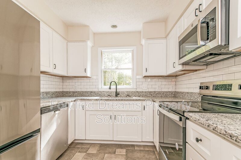 SNOW SPECIAL! MOVE IN FEBRUARY GET $500 off 1st MTH RENT!!!!! property image