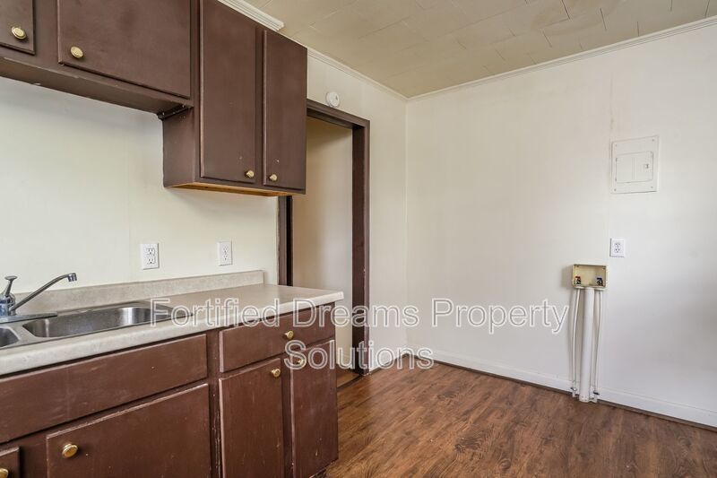 Cute One Bedroom Duplex Unit in Winston Salem, Available NOW!! Accepting Vouchers! property image