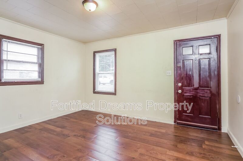 Cute One Bedroom Duplex Unit in Winston Salem, Available NOW!! Accepting Vouchers! property image