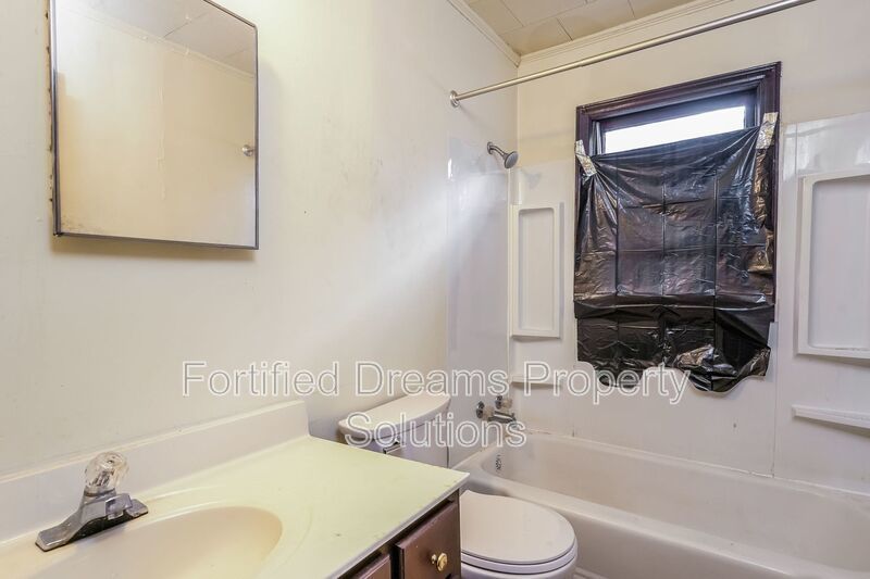 Cute One Bedroom Duplex Unit in Winston Salem, Available NOW!! Accepting Vouchers! property image