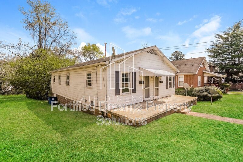 Cute One Bedroom Duplex Unit in Winston Salem, Available NOW!! Accepting Vouchers! property image