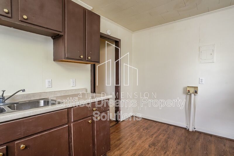 Cute One Bedroom Duplex Unit in Winston Salem, Available NOW!! Accepting Vouchers! property image