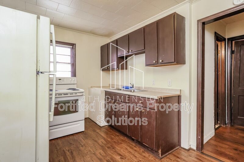 Cute One Bedroom Duplex Unit in Winston Salem, Available NOW!! Accepting Vouchers! property image