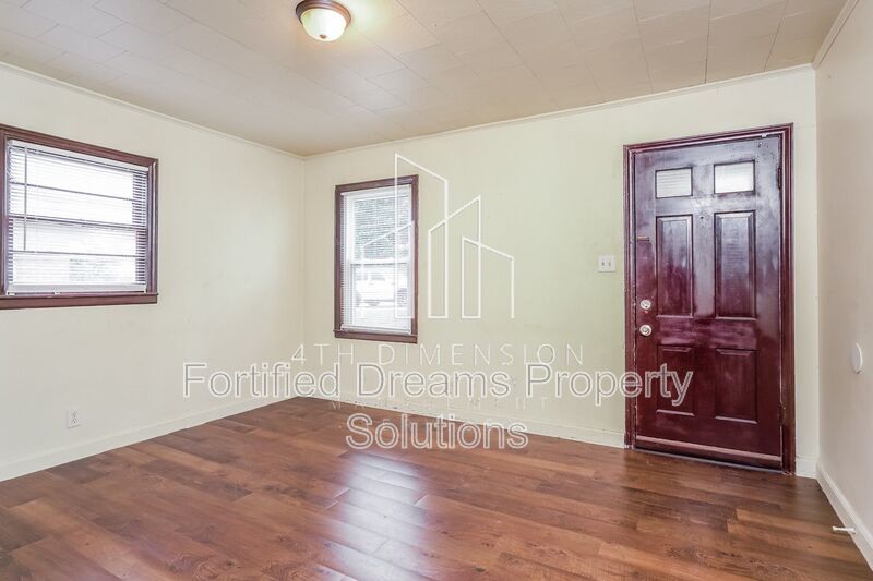 Cute One Bedroom Duplex Unit in Winston Salem, Available NOW!! Accepting Vouchers! property image