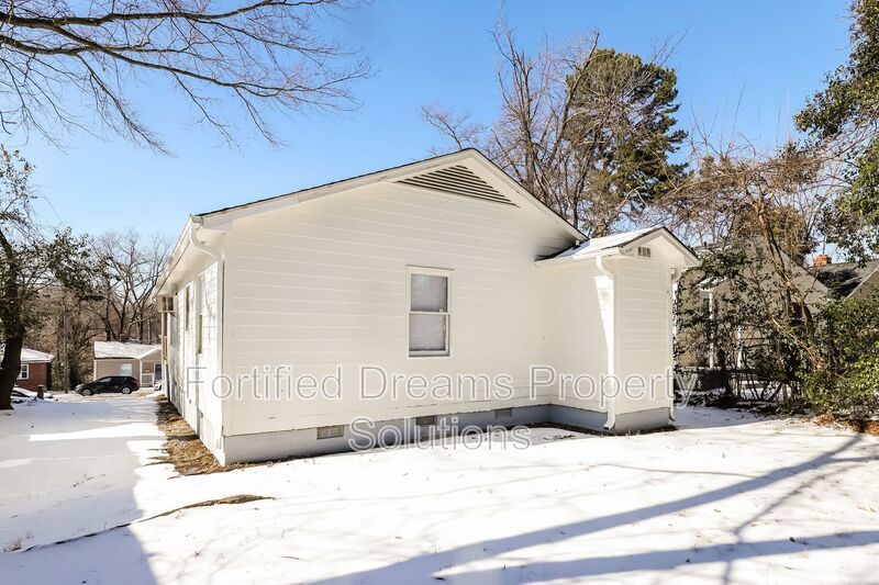 1211 Vance St | 3 Bed, 1.5 Bath Home in Greensboro property image