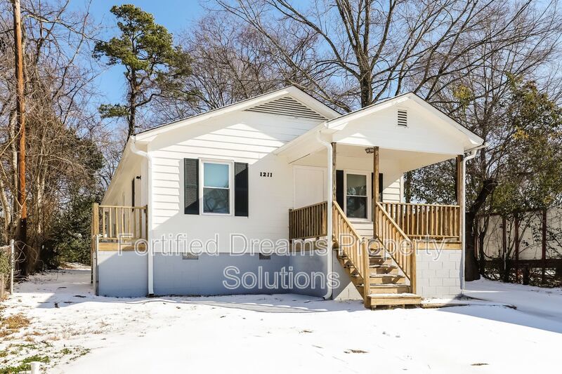 1211 Vance St | 3 Bed, 1.5 Bath Home in Greensboro property image